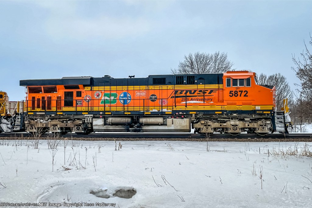 BNSF 5872 WEST